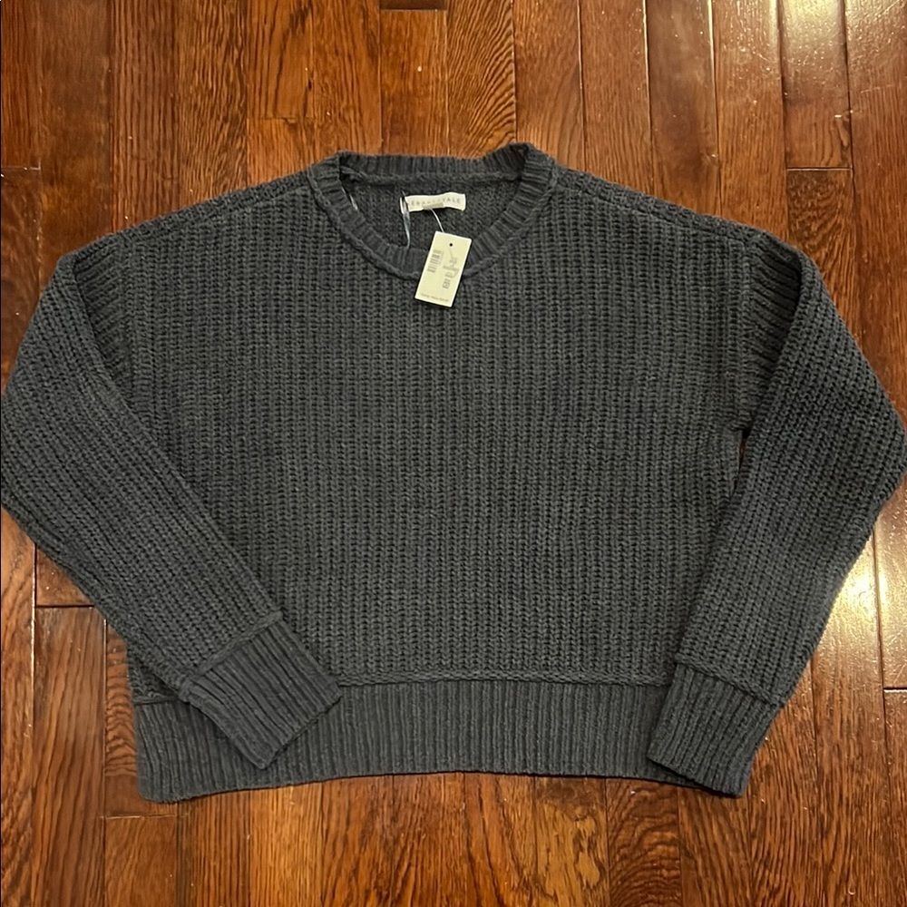 Women’s NWT Dark Grey soft crop sweater
